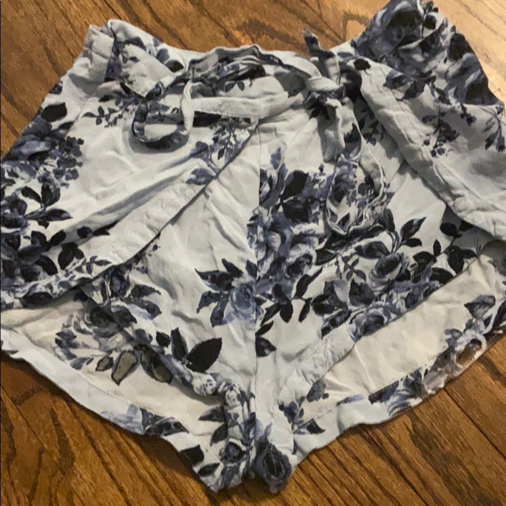 Kendall and Kylie tie floral shorts